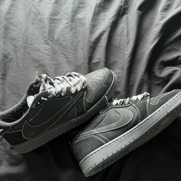 TRAVIS SCOTT JOR 1 PHANTOM - Picture 2 of 5